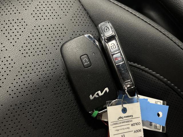 Used 2024 Kia Seltos EX FWD image 25