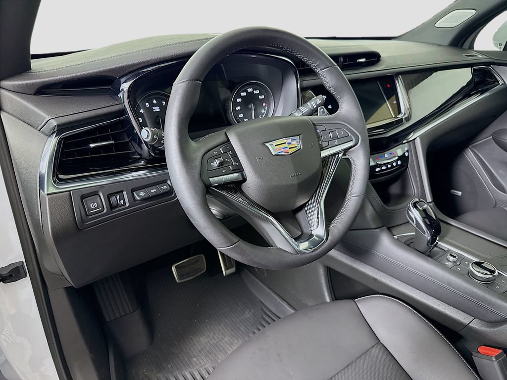 Certified 2025 Cadillac XT6 Sport w/ Technology Package AWD/4WD image 9