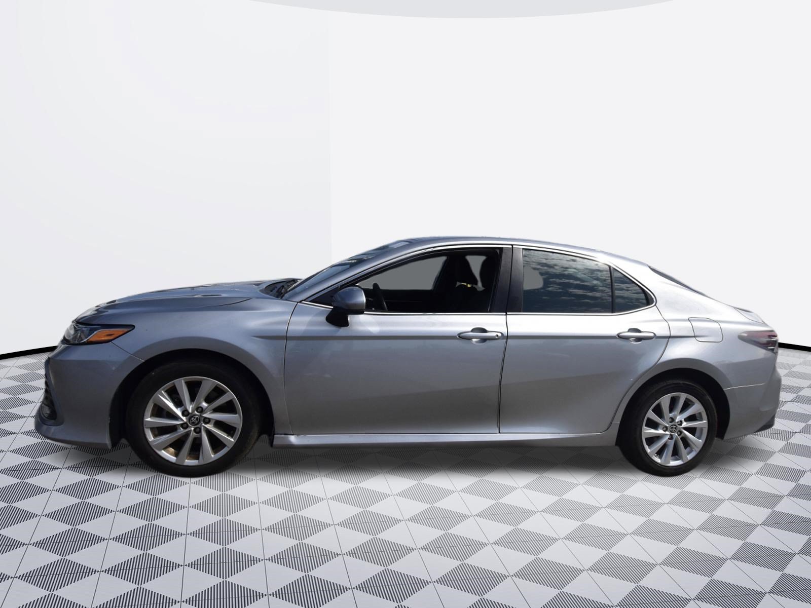 Used 2023 Toyota Camry LE FWD image 2
