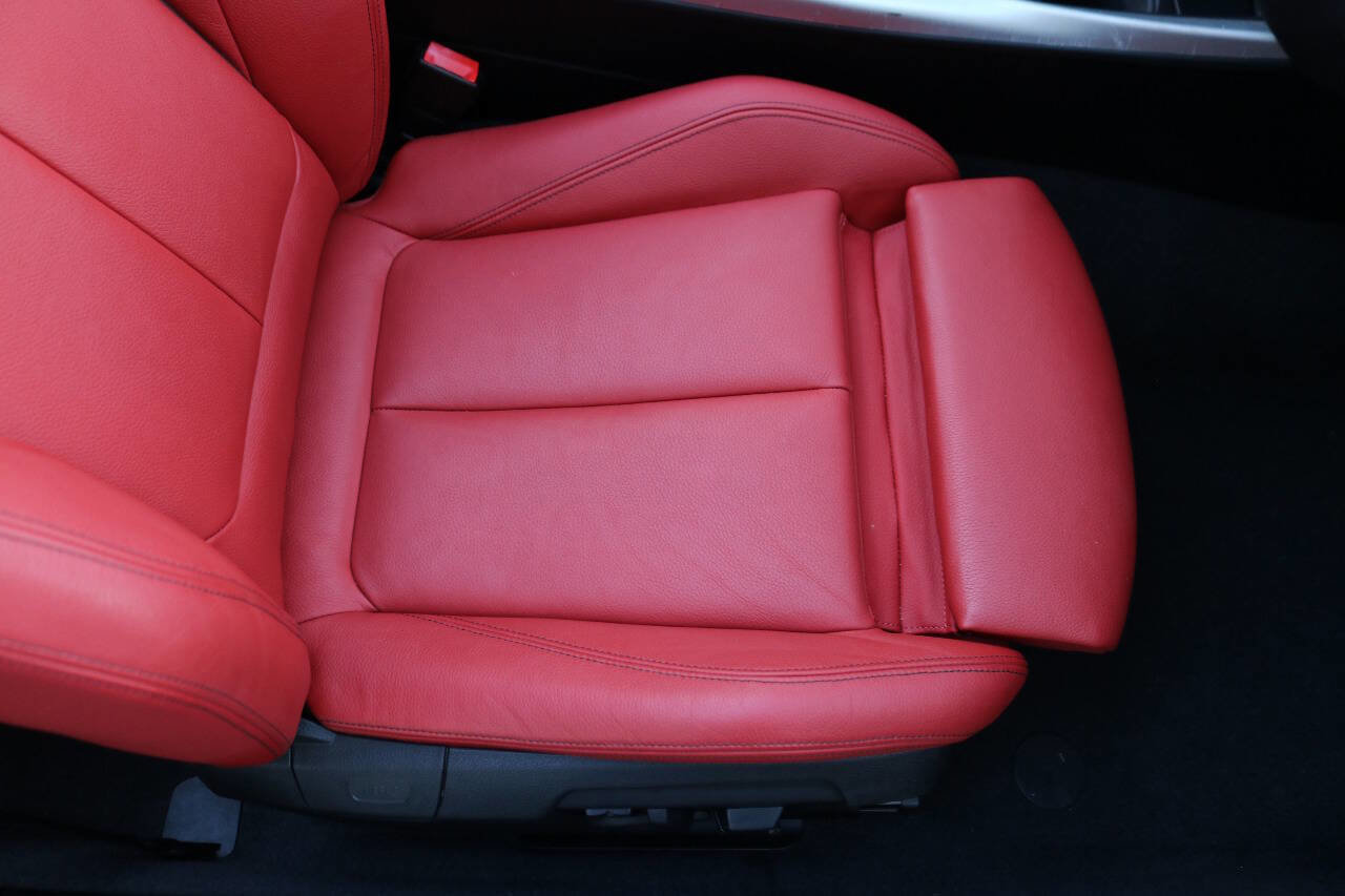 Used 2015 BMW M235i Convertible image 27