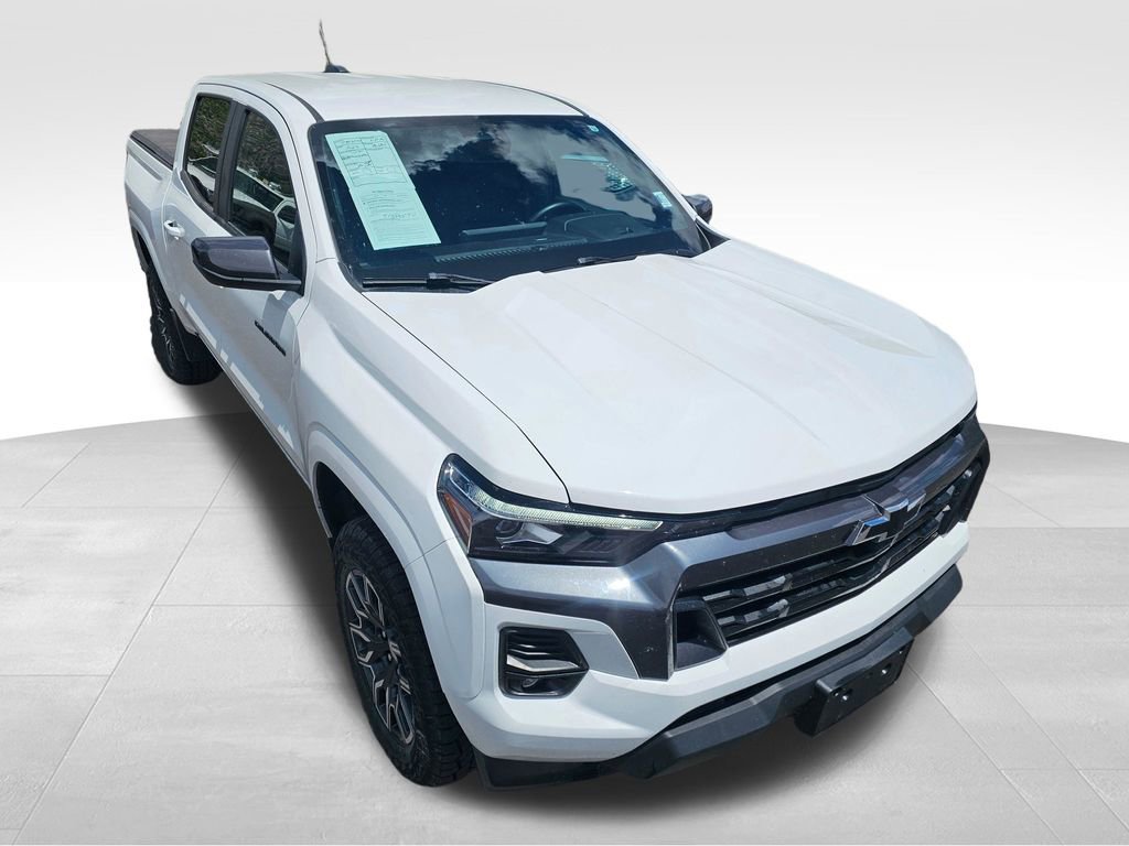Used 2023 Chevrolet Colorado LT w/ LT Convenience Package III AWD/4WD image 2
