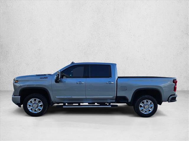 Used 2024 Chevrolet Silverado 2500 High Country w/ High Country Premium Package AWD/4WD image 9