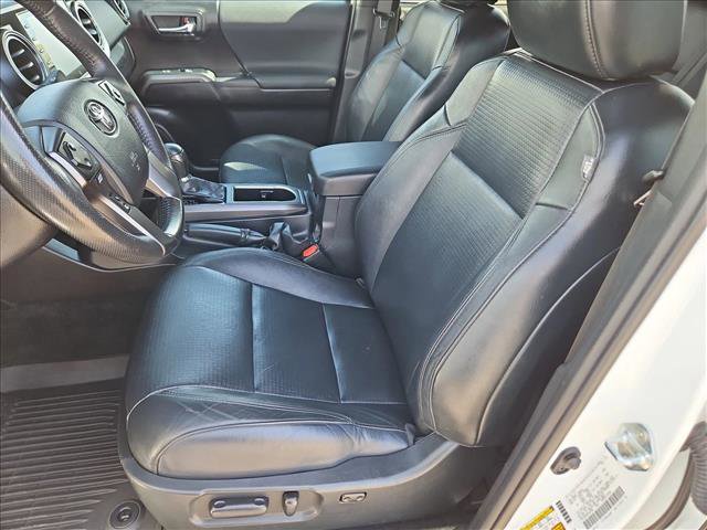 Used 2022 Toyota Tacoma TRD Off-Road w/ TRD Premium Off Road Package AWD/4WD image 17