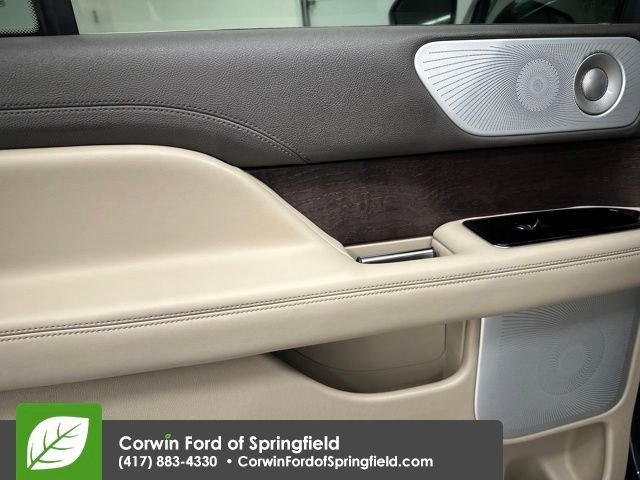 Used 2024 Lincoln Navigator Reserve image 32