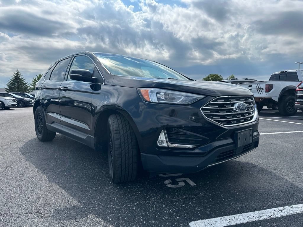 Used 2019 Ford Edge Titanium w/ Cold Weather Package AWD/4WD image 13