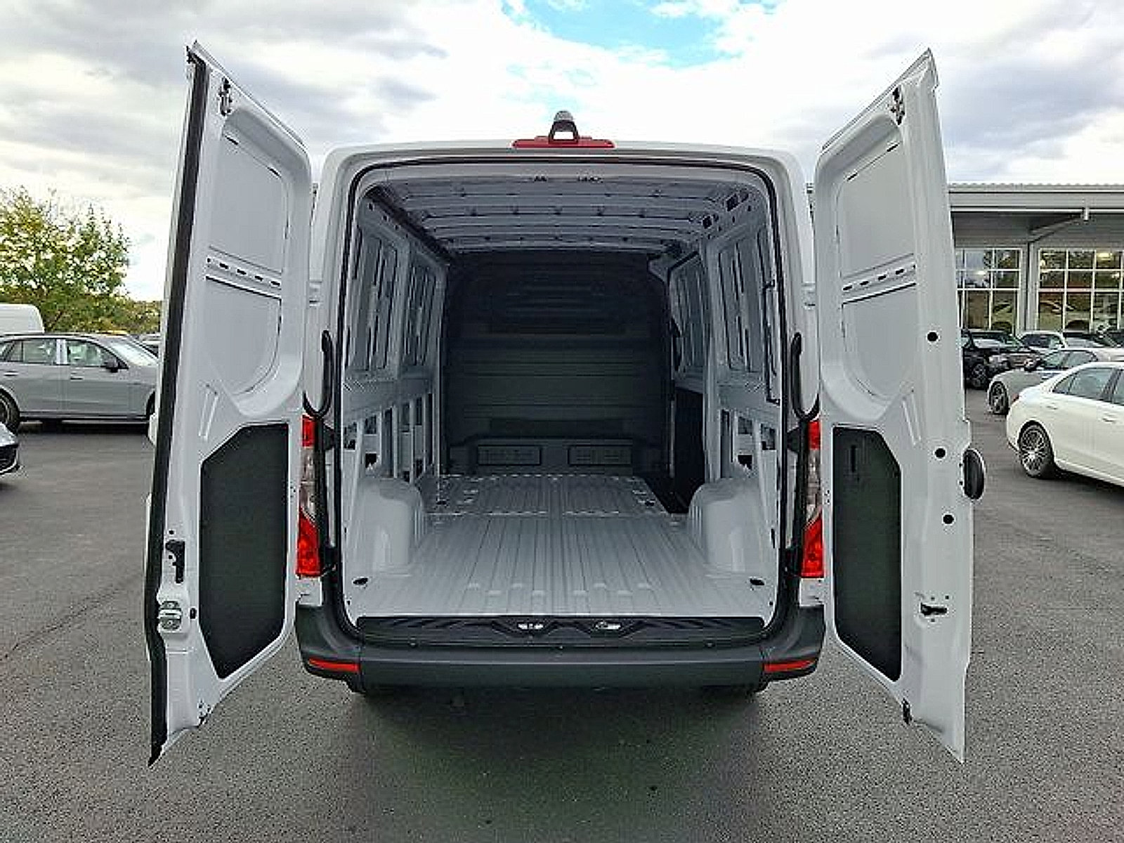Used 2026 Mercedes-Benz Sprinter 2500 image 10