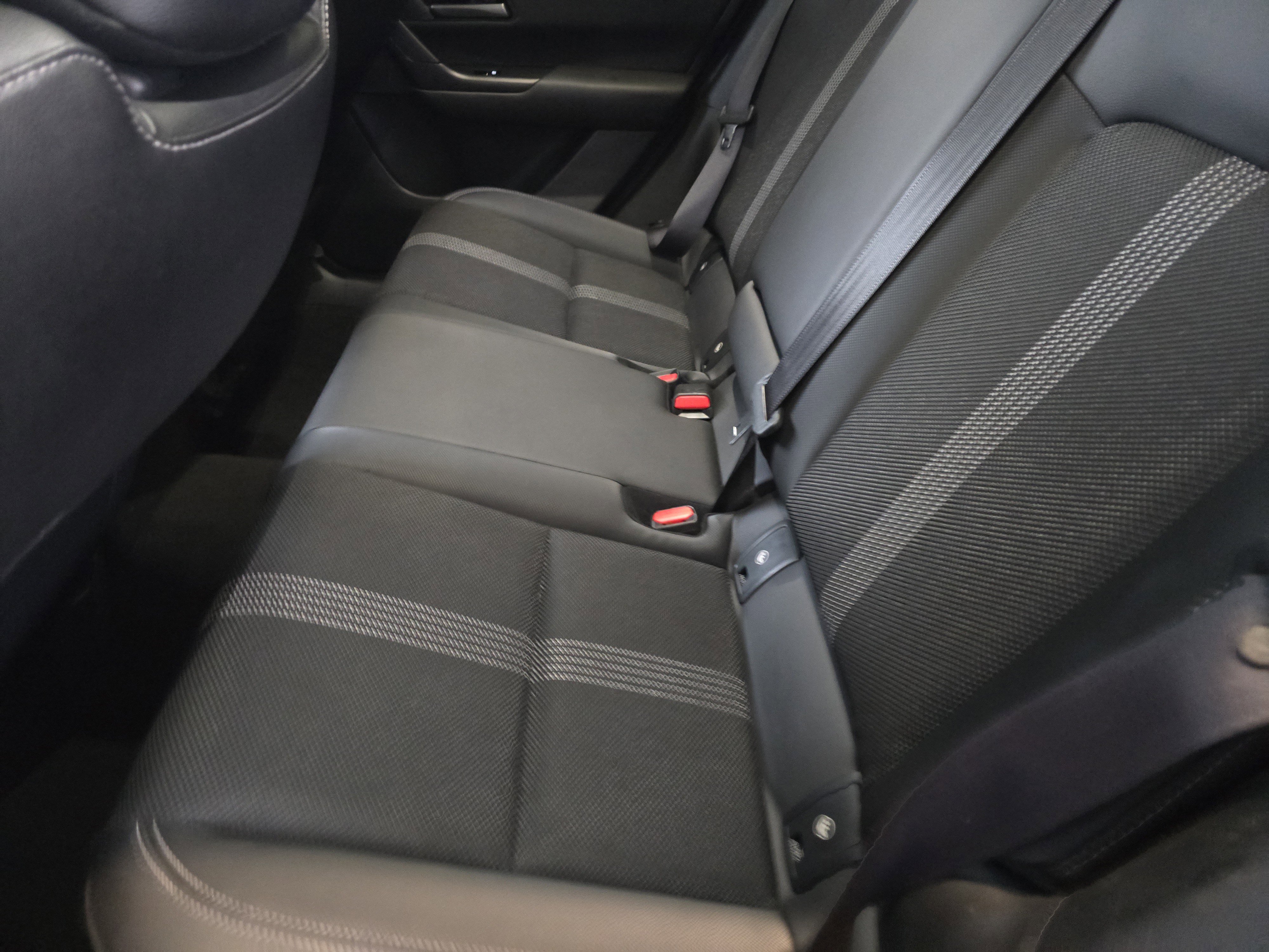 Used 2024 MAZDA CX-50 AWD 2.5 S w/ Premium Package image 19