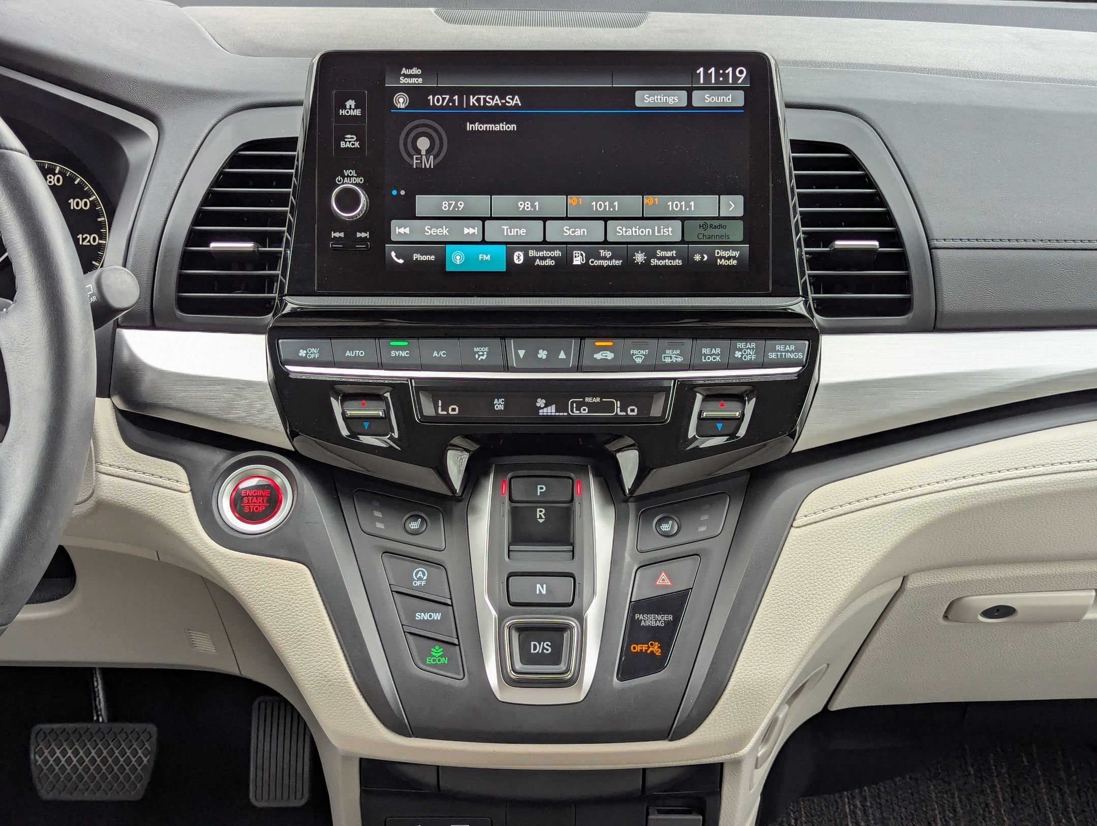 Certified 2025 Honda Odyssey EX-L image 17