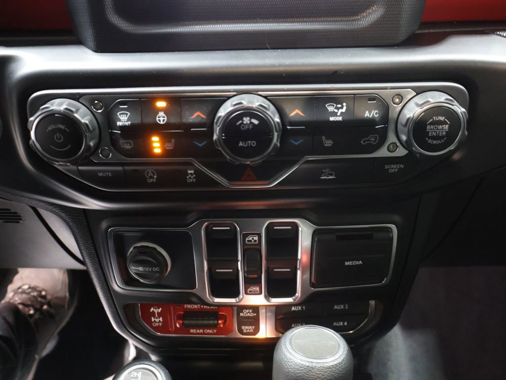 Certified 2020 Jeep Gladiator Rubicon w/ Cold Weather Group image 31