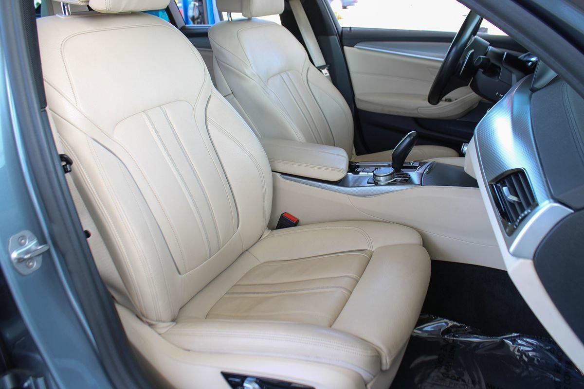 Used 2020 BMW M550i xDrive w/ Executive Package AWD/4WD image 22
