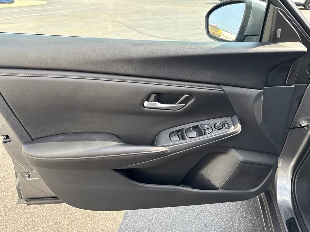 Used 2025 Nissan Sentra SV w/ All-Weather Package FWD image 25