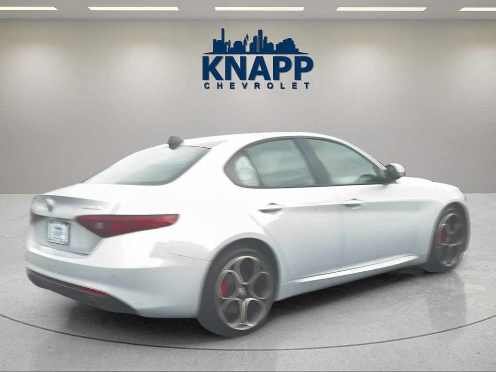 Used 2022 Alfa Romeo Giulia Ti AWD/4WD image 5