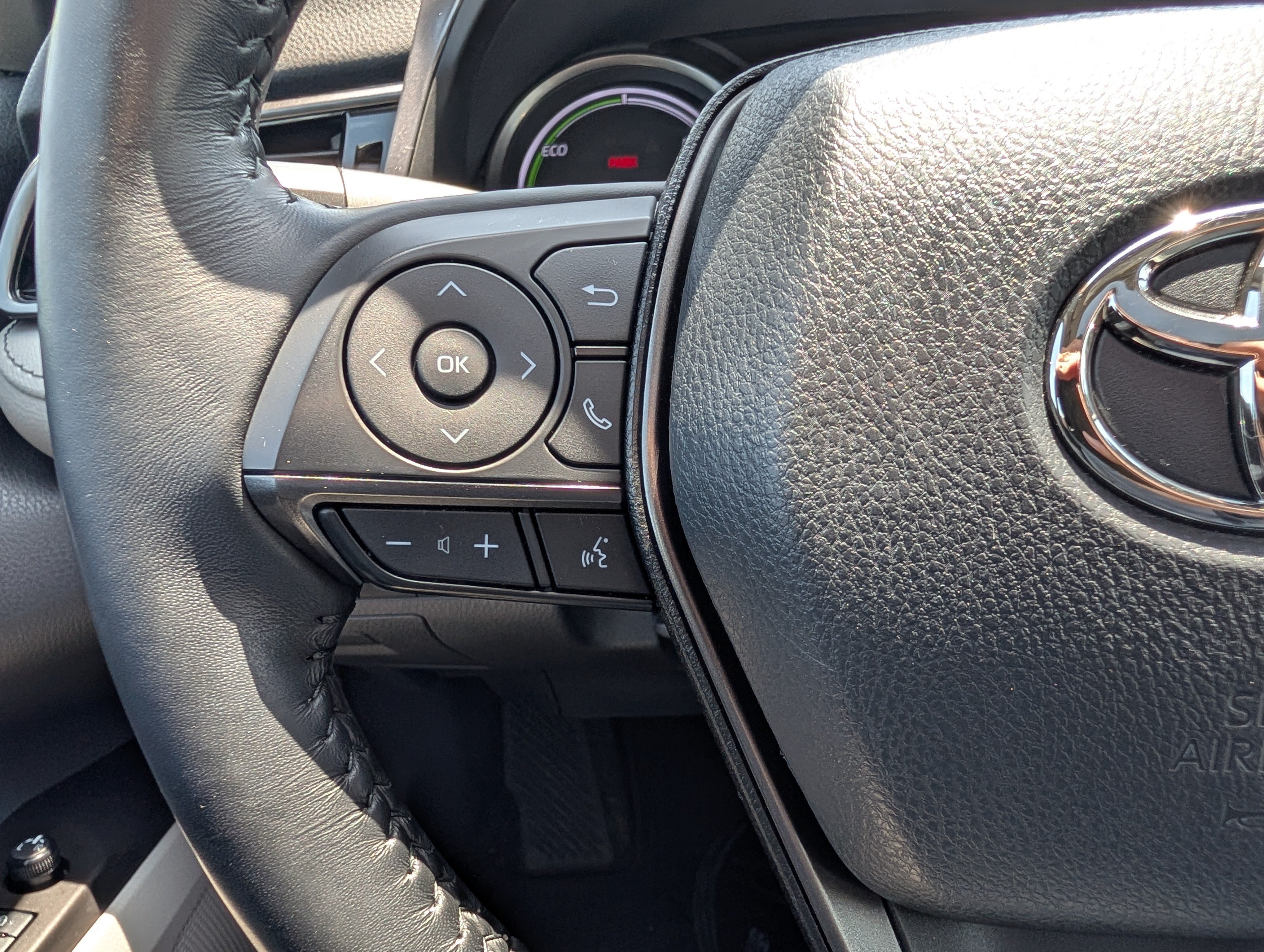 Used 2022 Toyota Camry SE w/ Audio Upgrade Package FWD image 28