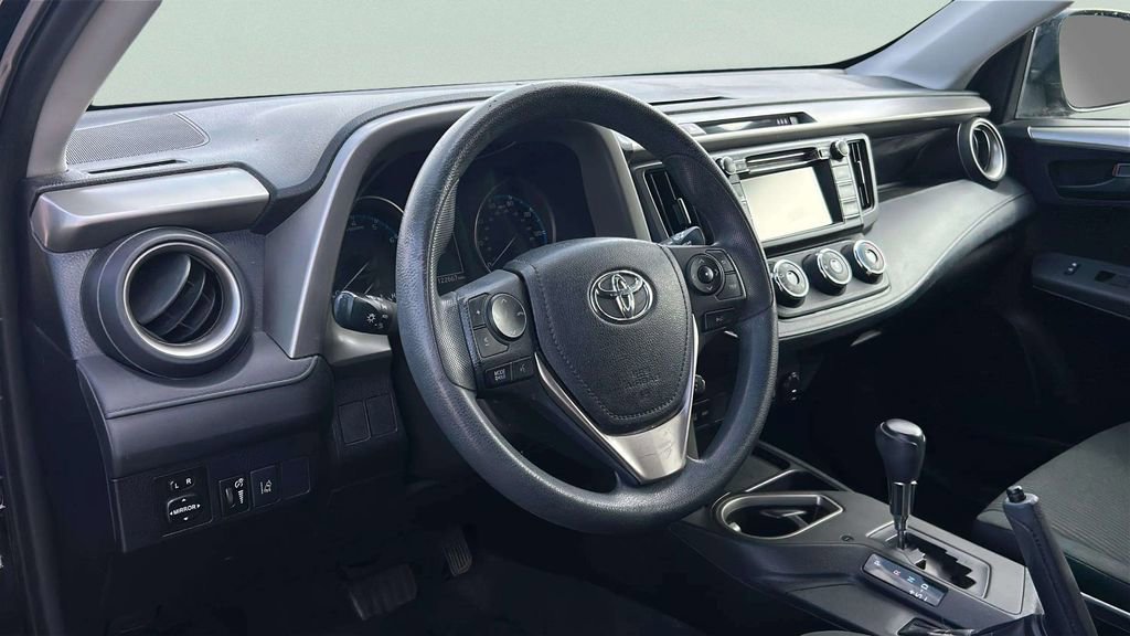 Used 2017 Toyota RAV4 LE FWD image 14