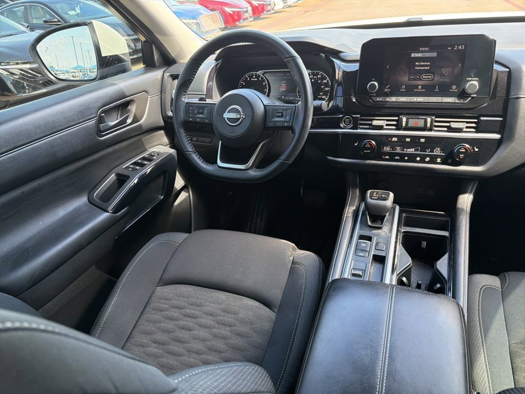 Used 2024 Nissan Pathfinder SV FWD image 21
