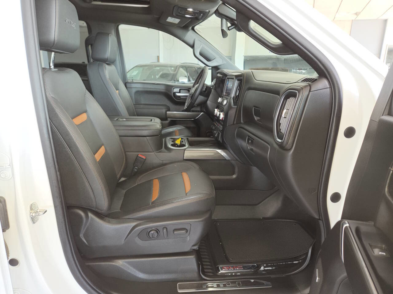 Used 2022 GMC Sierra 1500 AT4 w/ AT4 Premium Package AWD/4WD image 28