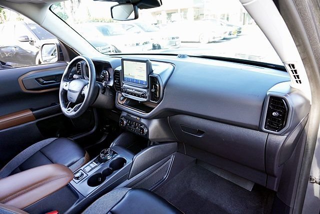 Used 2024 Ford Bronco Sport Outer Banks w/ Tech Package AWD/4WD image 10