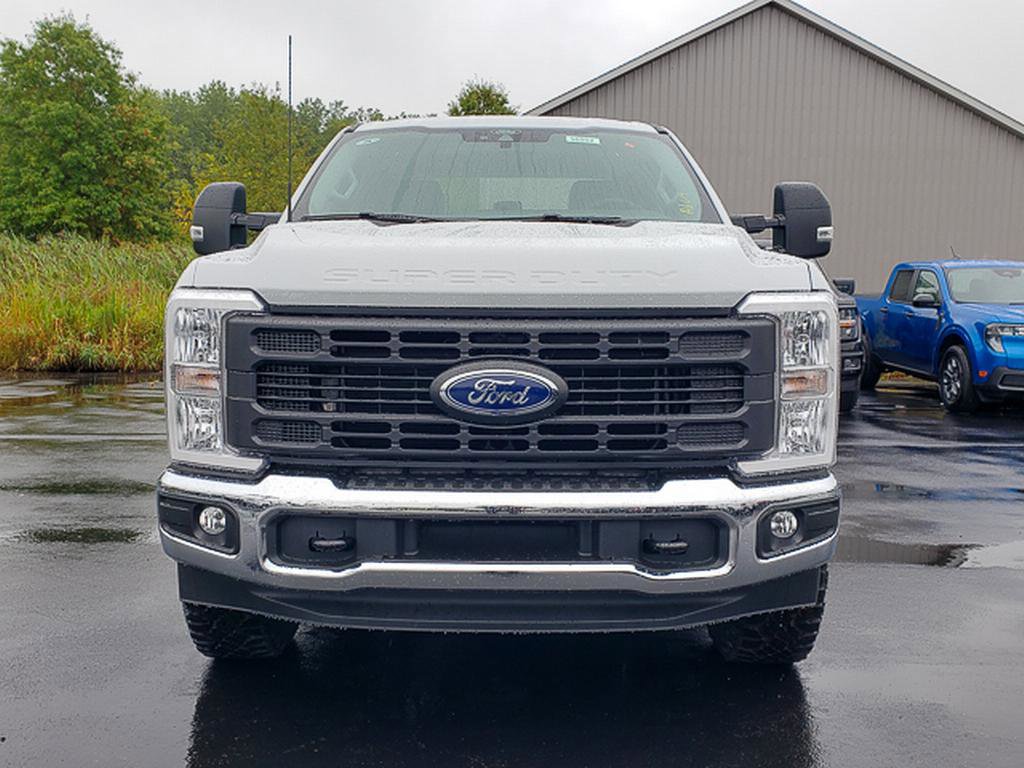 New 2026 Ford F350 XL w/ XL Off-Road Package image 2
