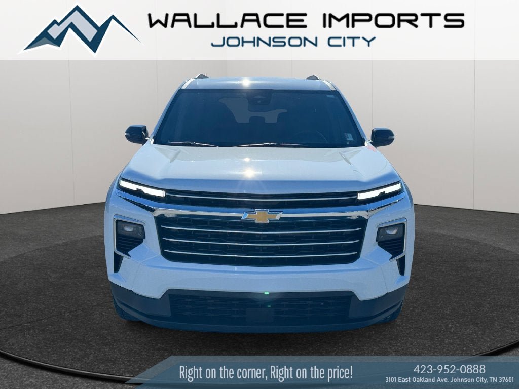 Used 2025 Chevrolet Traverse LT FWD image 8
