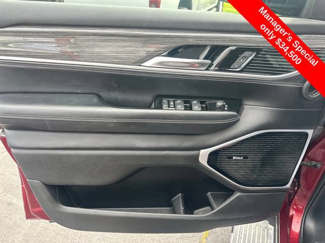 Used 2022 Jeep Wagoneer Series III w/ Premium Group I AWD/4WD image 13