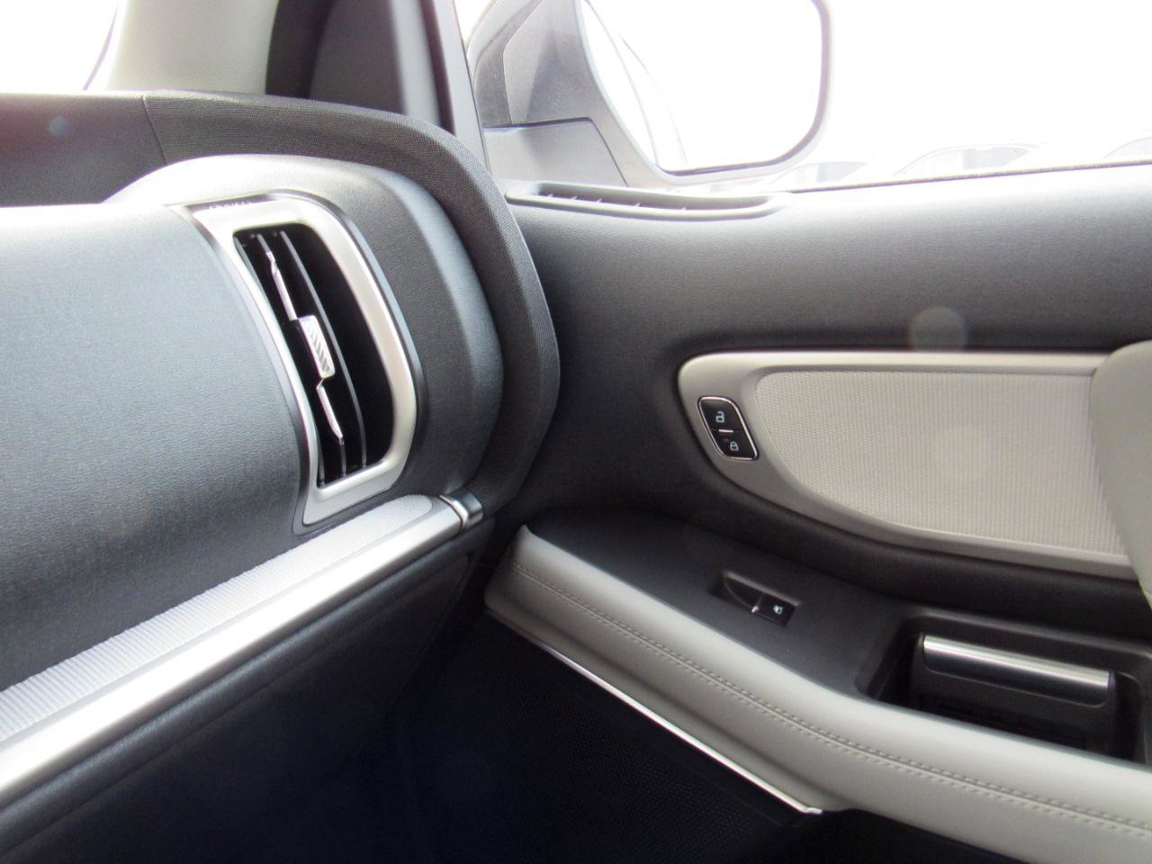 New 2026 Ford Expedition Active image 29