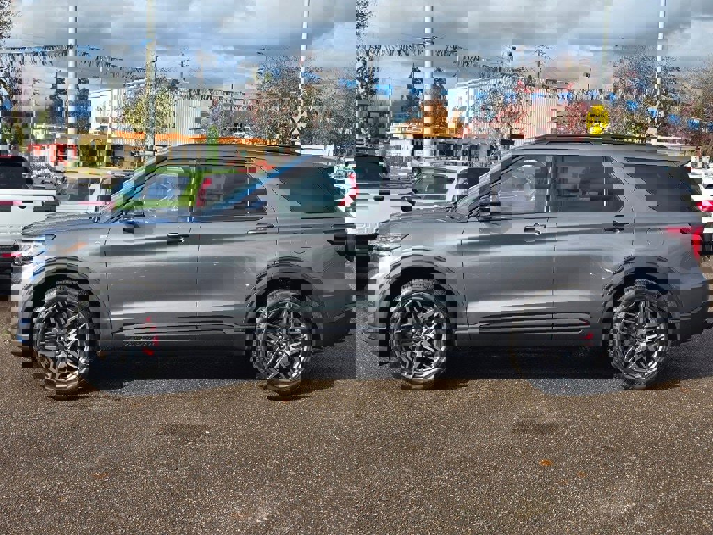 New 2026 Ford Explorer ST-Line w/ ST-Line Street Pack image 5