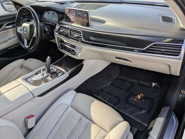 Used 2016 BMW 750Li xDrive AWD/4WD image 24
