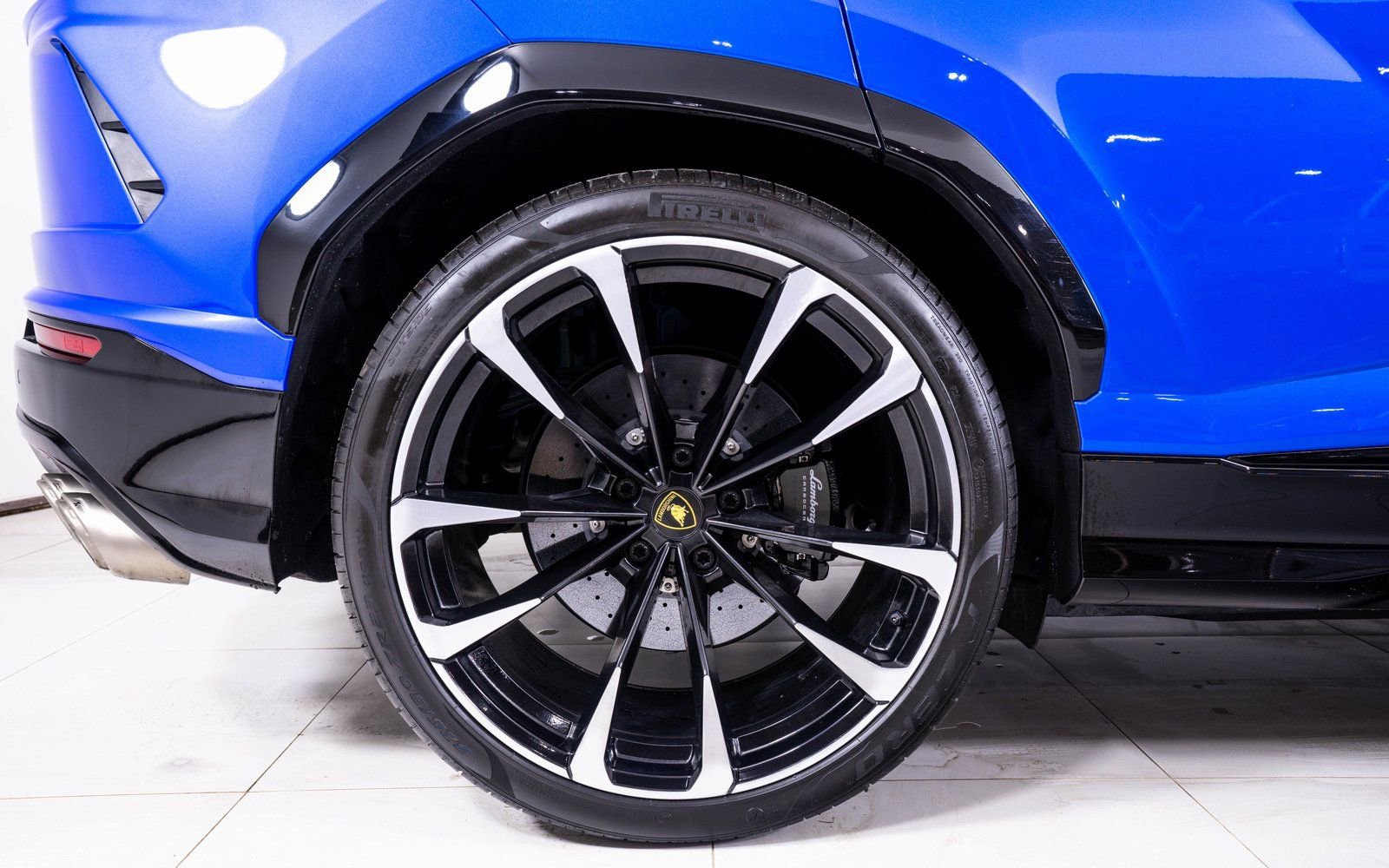 Used 2021 Lamborghini Urus image 17