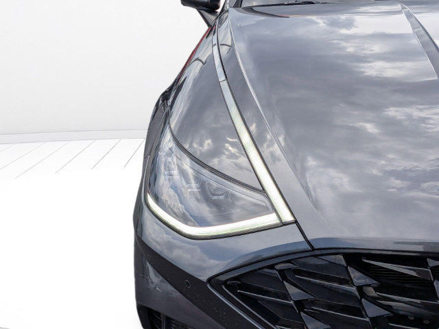 Used 2021 Hyundai Sonata Limited w/ Preferred Accessory Package FWD image 9