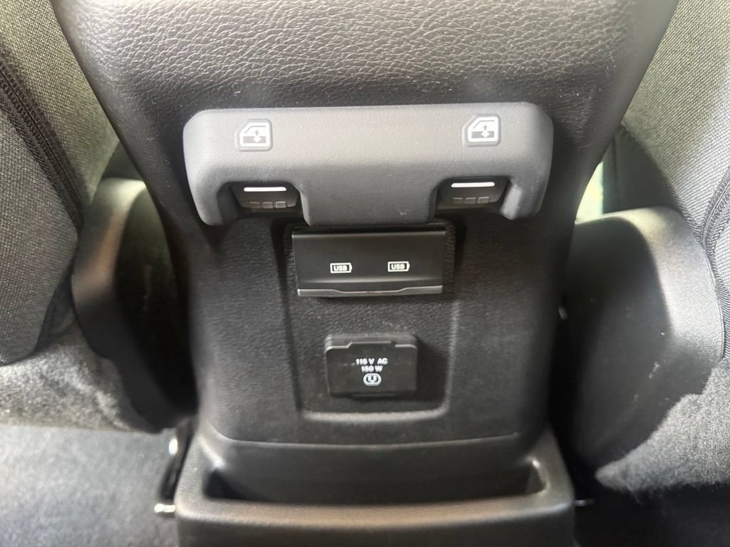 Used 2025 Jeep Wrangler Unlimited Sahara w/ Safety Group AWD/4WD image 40