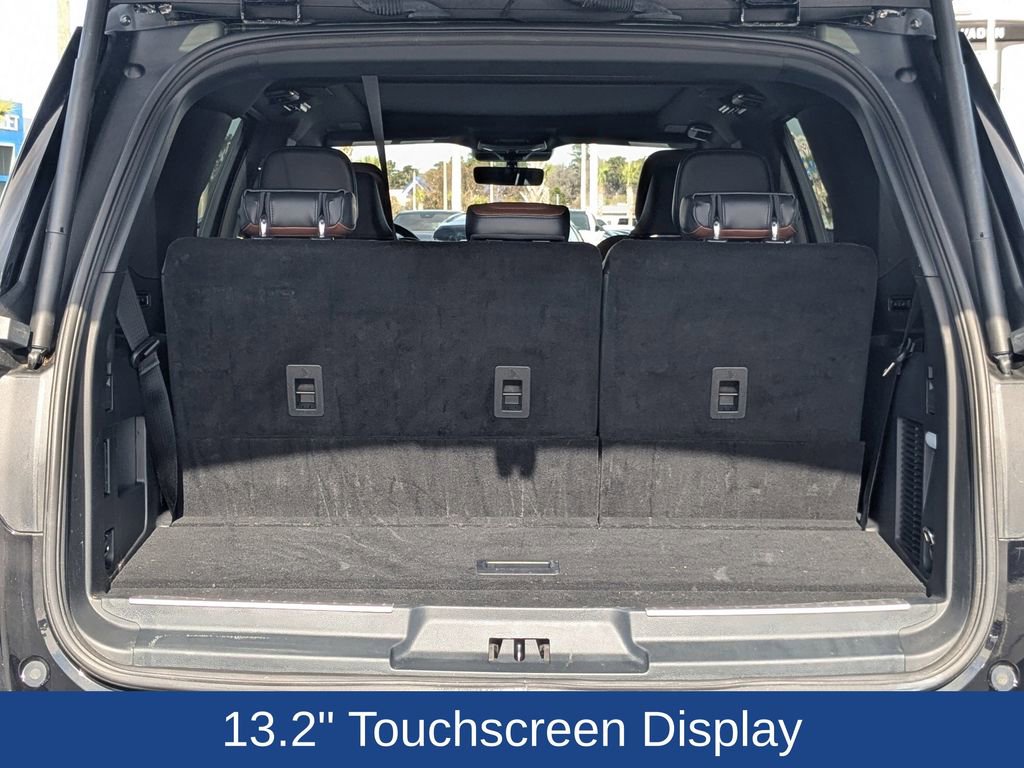 Used 2024 Lincoln Navigator Reserve image 13