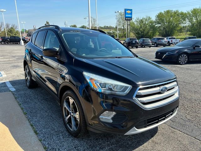Used 2017 Ford Escape SE w/ Equipment Group 201A image 4