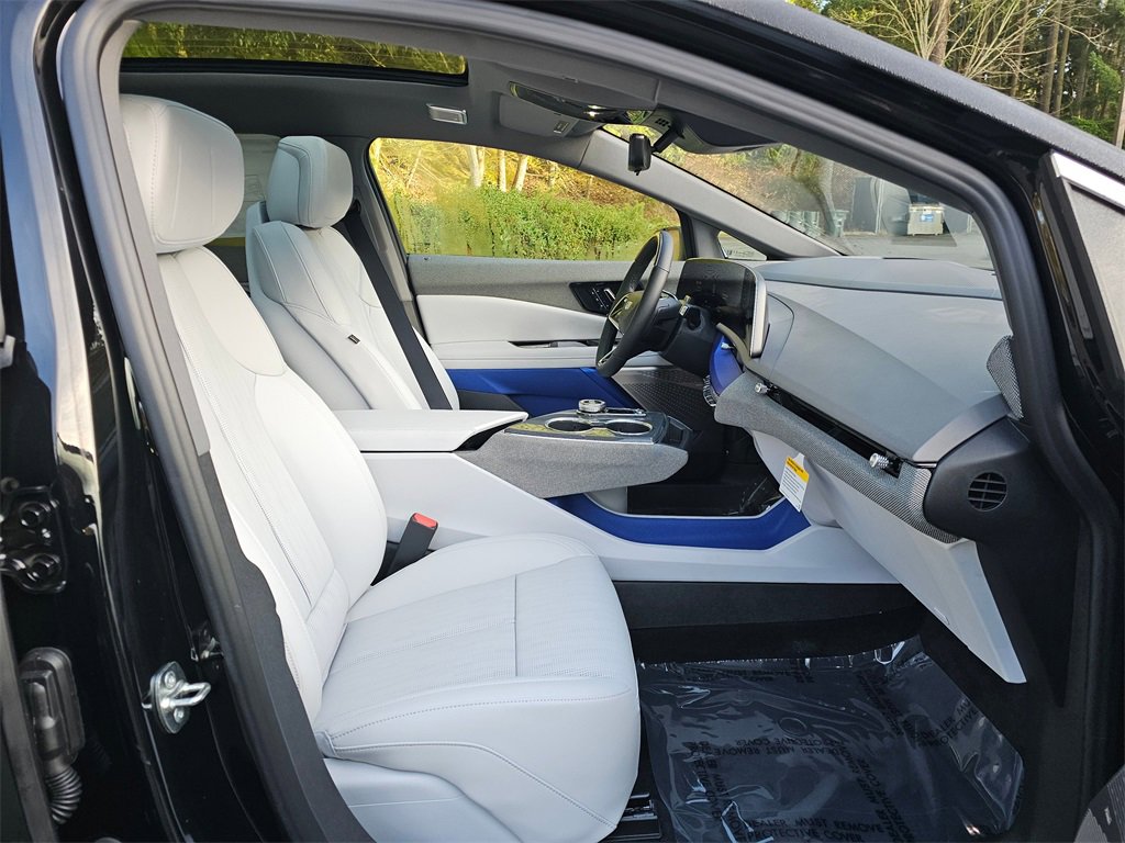 New 2026 Cadillac Optiq Luxury 2 image 9