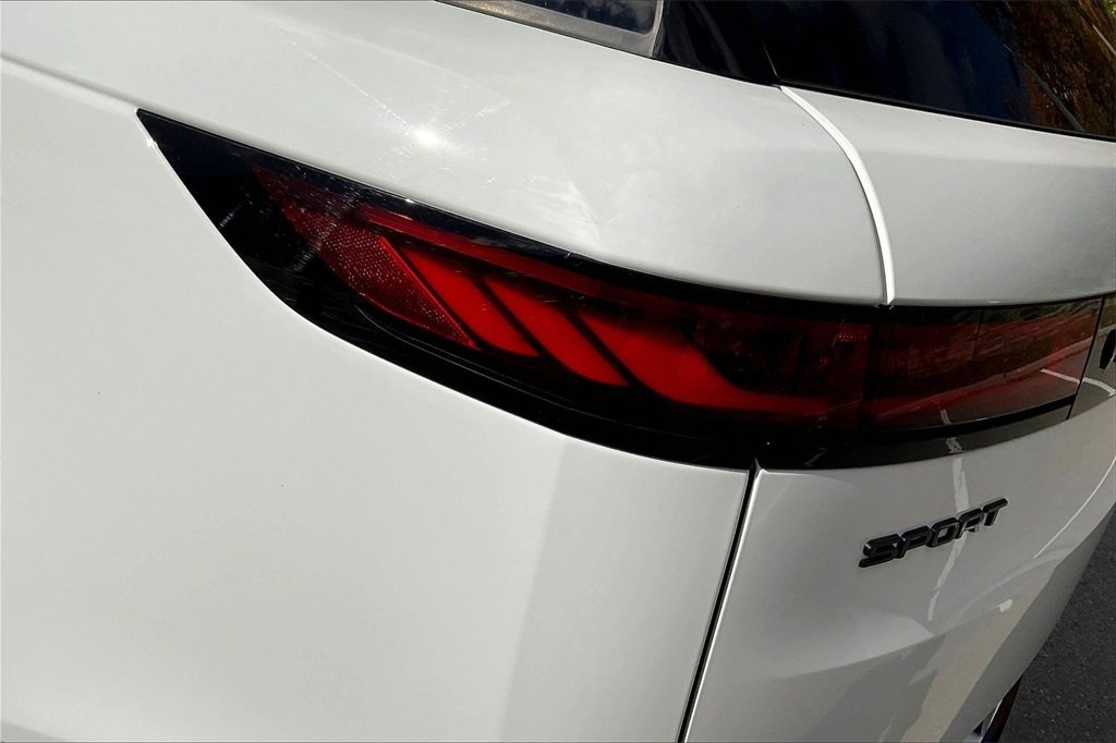 Used 2025 Land Rover Range Rover Sport Dynamic SE image 22