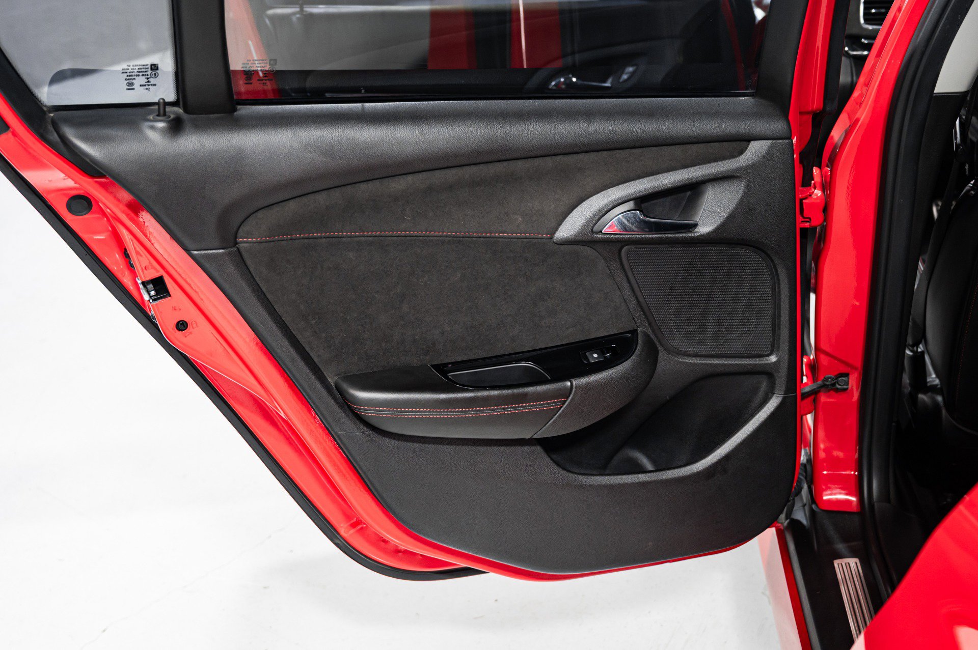 Used 2015 Chevrolet SS image 25