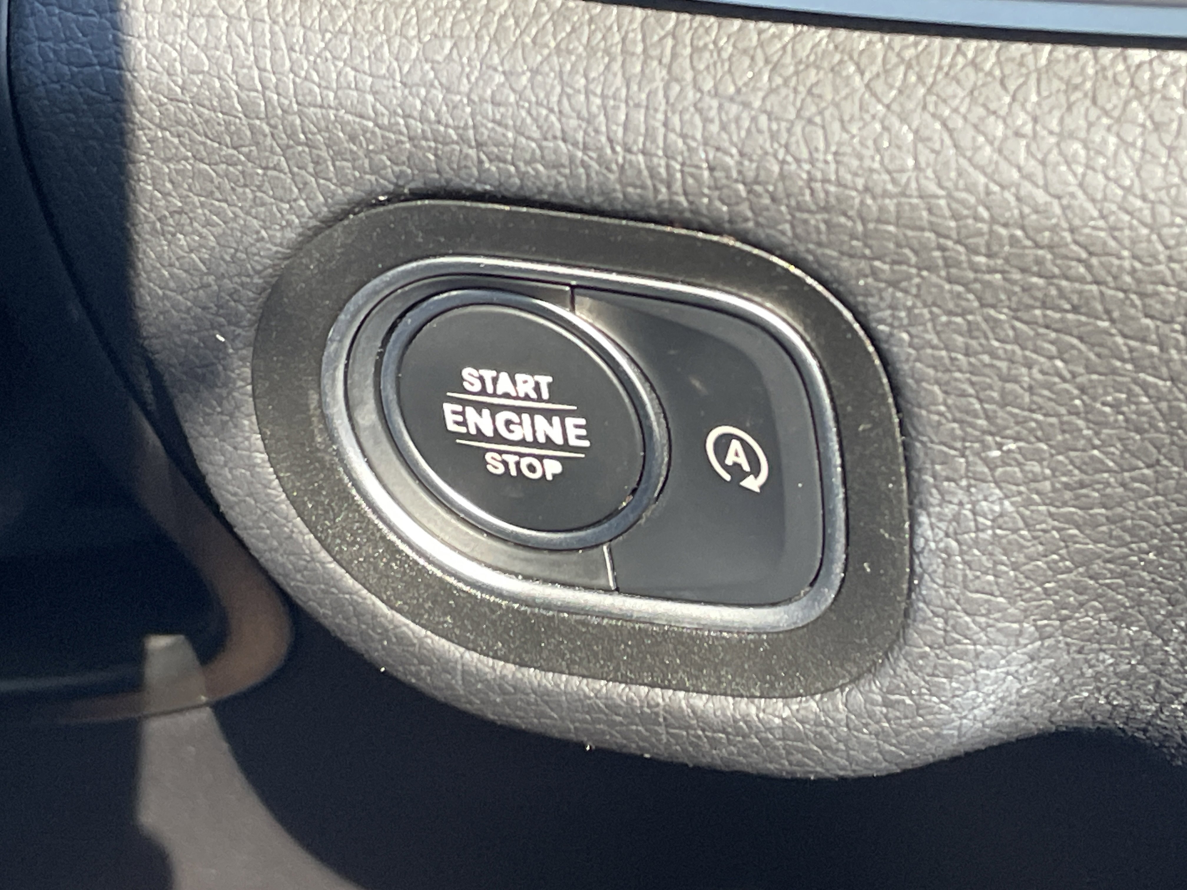 Certified 2025 Mercedes-Benz GLE 350 4MATIC w/ AMG Line Exterior image 30