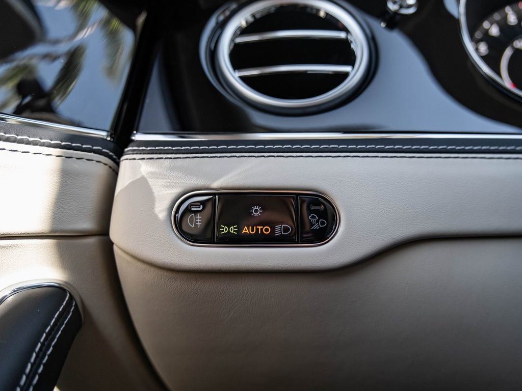 New 2026 Bentley Flying Spur Plug-In Hybrid AWD/4WD image 13