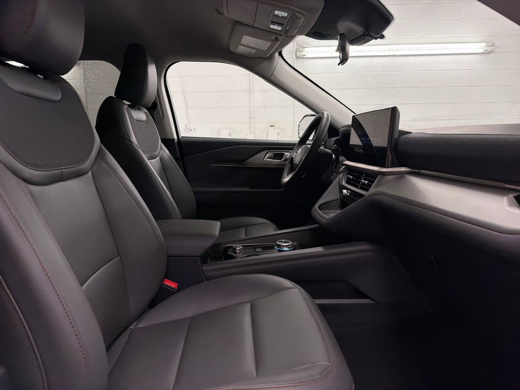 New 2026 Ford Explorer Active RWD image 28