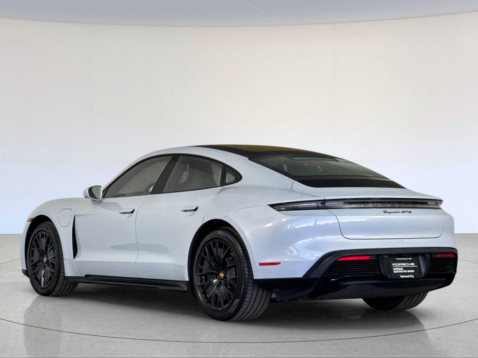 Certified 2024 Porsche Taycan GTS image 3