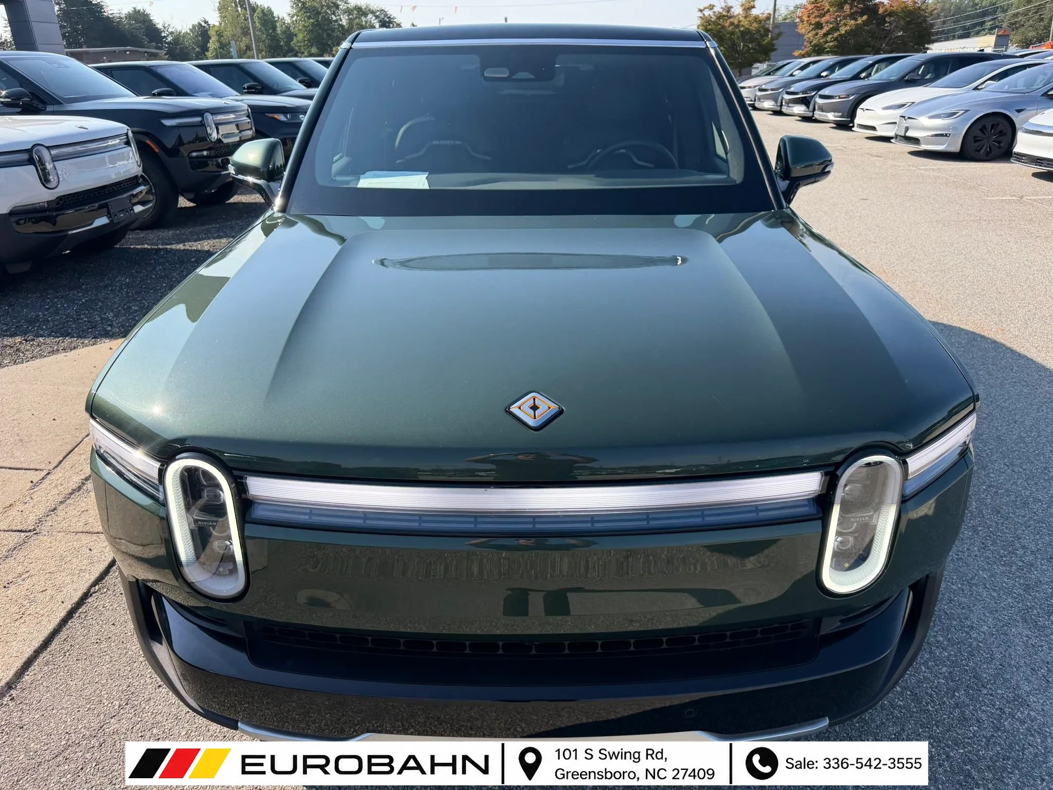 Used 2025 Rivian R1S Adventure Dual AWD/4WD image 29