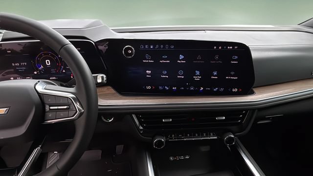 Used 2025 Chevrolet Tahoe High Country AWD/4WD image 11