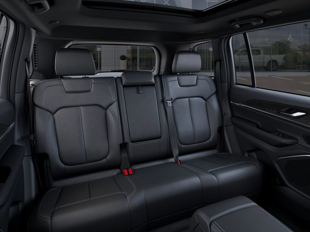 New 2025 Jeep Grand Cherokee Limited w/ Black Appearance Package AWD/4WD image 15