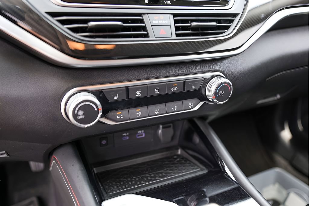 Used 2023 Nissan Altima 2.5 SR w/ SR Premium Package FWD image 21