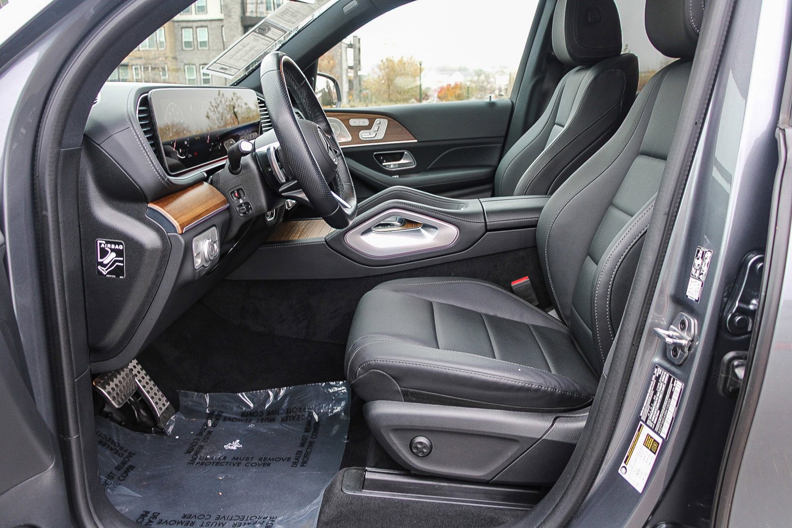 Certified 2025 Mercedes-Benz GLS 450 4MATIC image 17