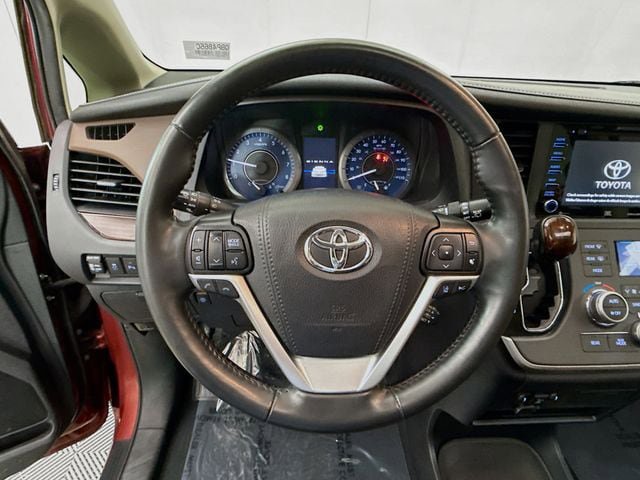 Used 2020 Toyota Sienna Limited Premium AWD/4WD image 13