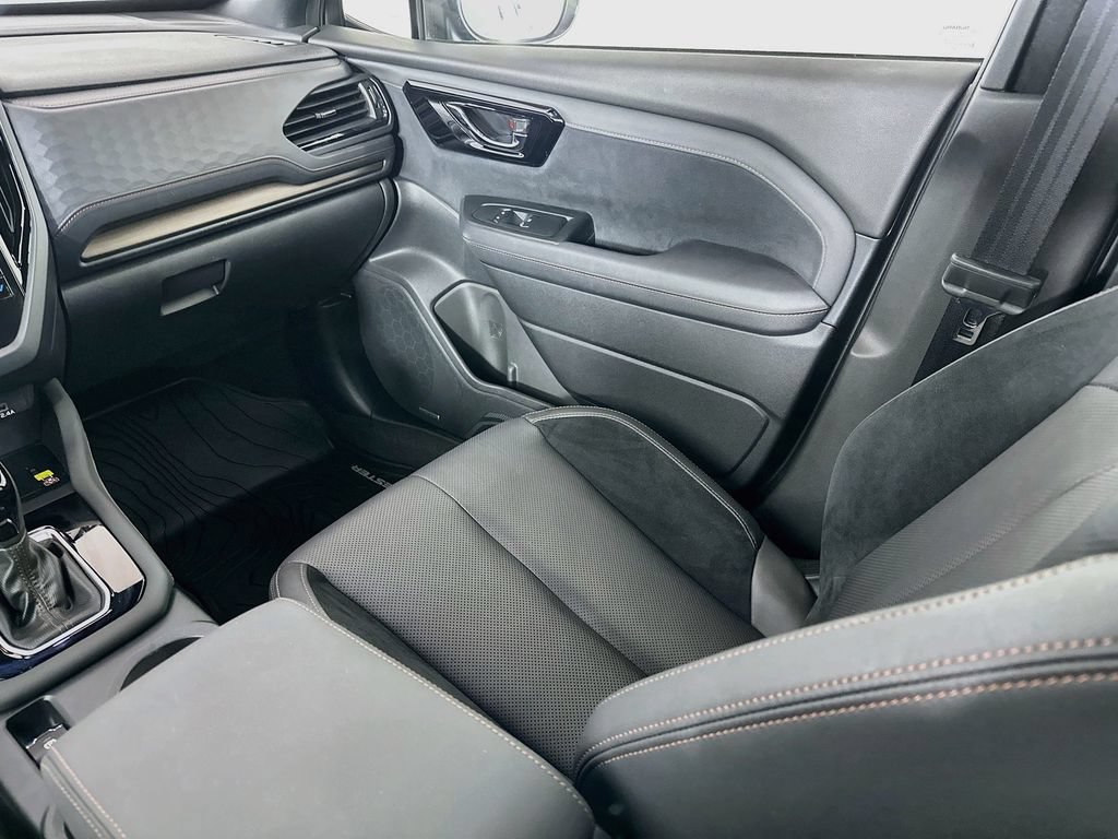 Used 2025 Subaru Forester Touring AWD/4WD image 32