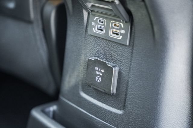 Used 2025 Jeep Wrangler Unlimited Rubicon AWD/4WD image 35
