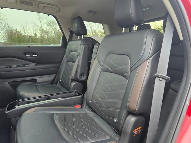 Used 2022 Nissan Pathfinder Platinum image 13