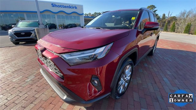 Used 2023 Toyota RAV4 XLE Premium image 5