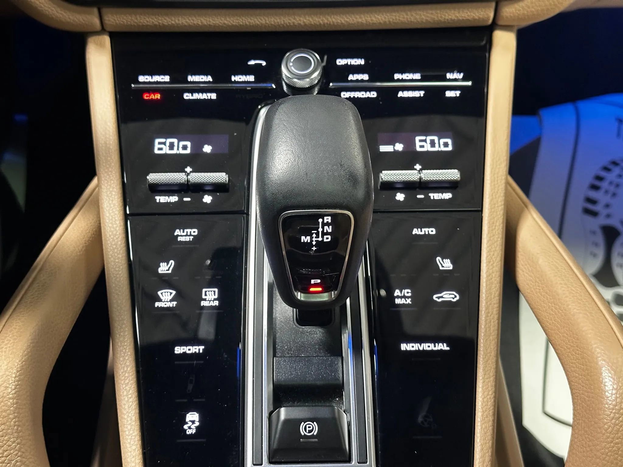 Used 2022 Porsche Cayenne Sport Utility 4D image 44